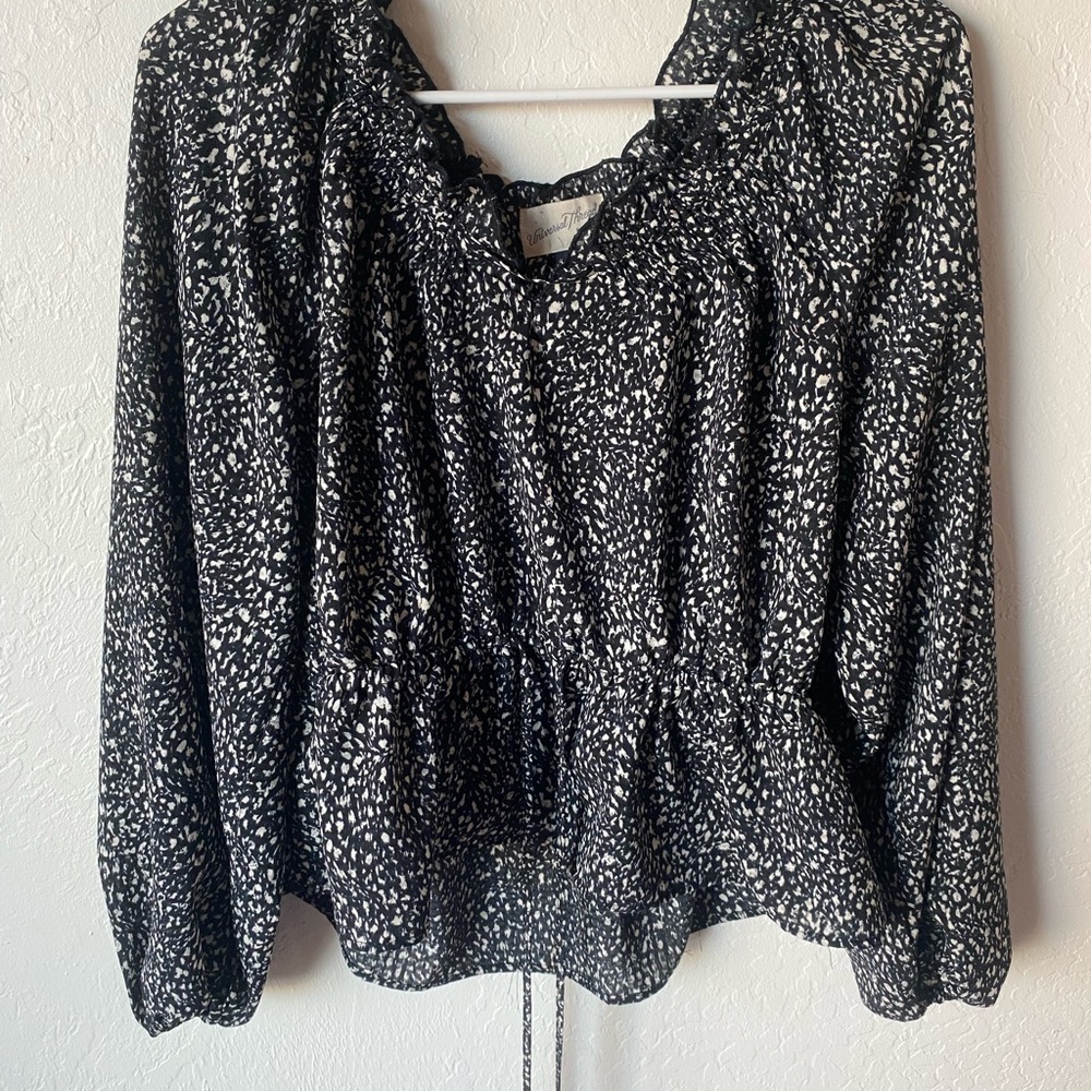 Cropped Feminine Blouse